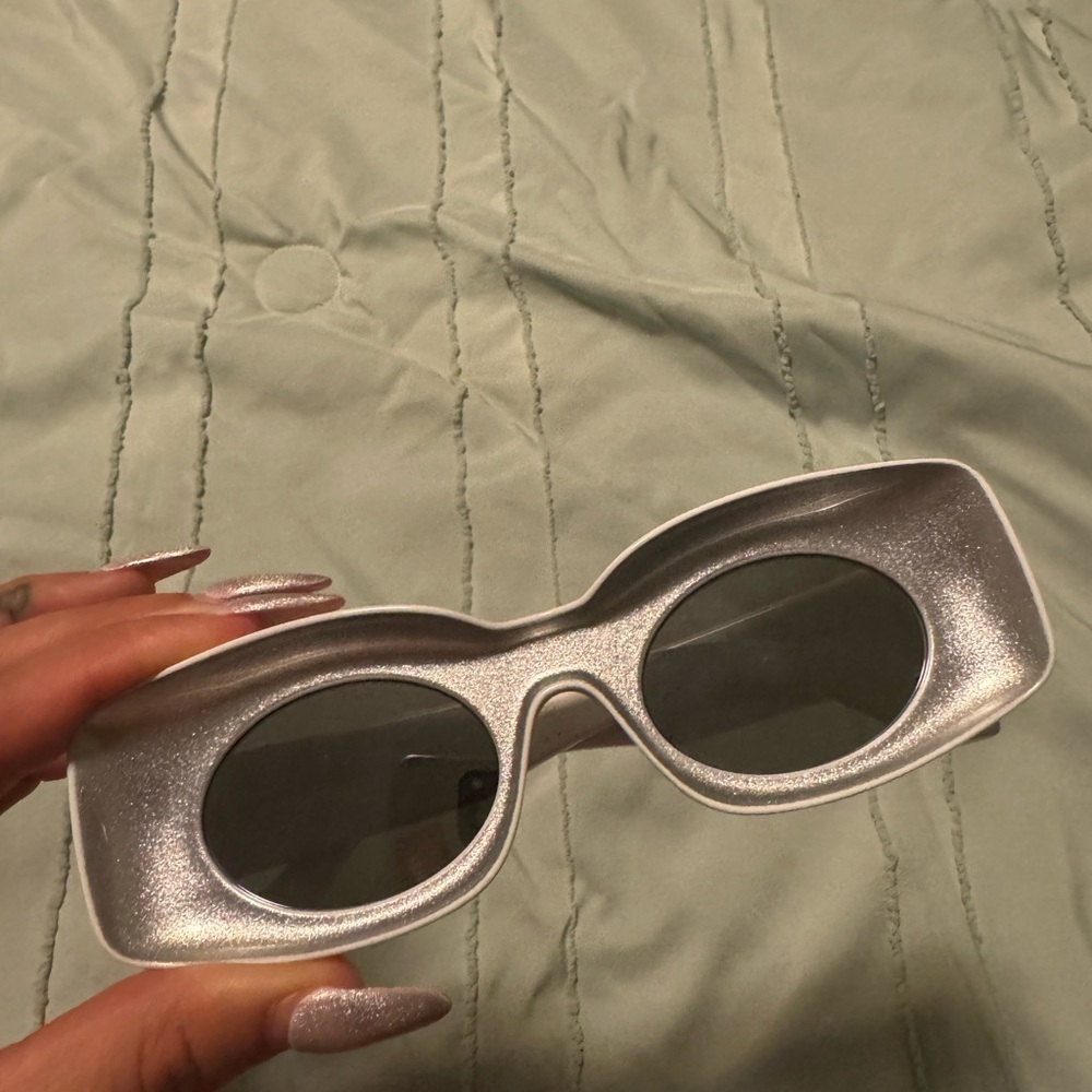 Loewe sunglasses - Picture 3 of 5